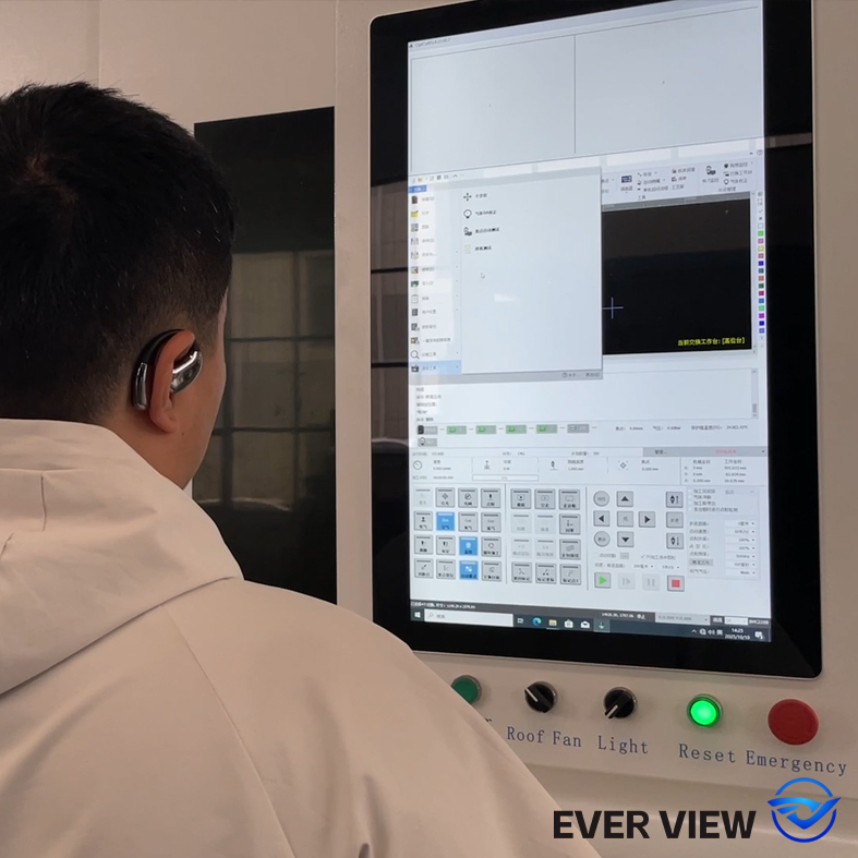La nuova generazione di EVER VIEW di macchine da taglio laser intelligenti va online, aggiornando le capacità di monitoraggio remoto per la compatibilità con l'Industria 4.0.
