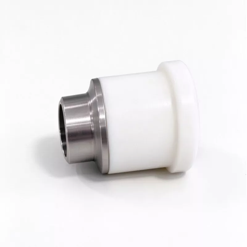 Anello in ceramica con testa di taglio laser